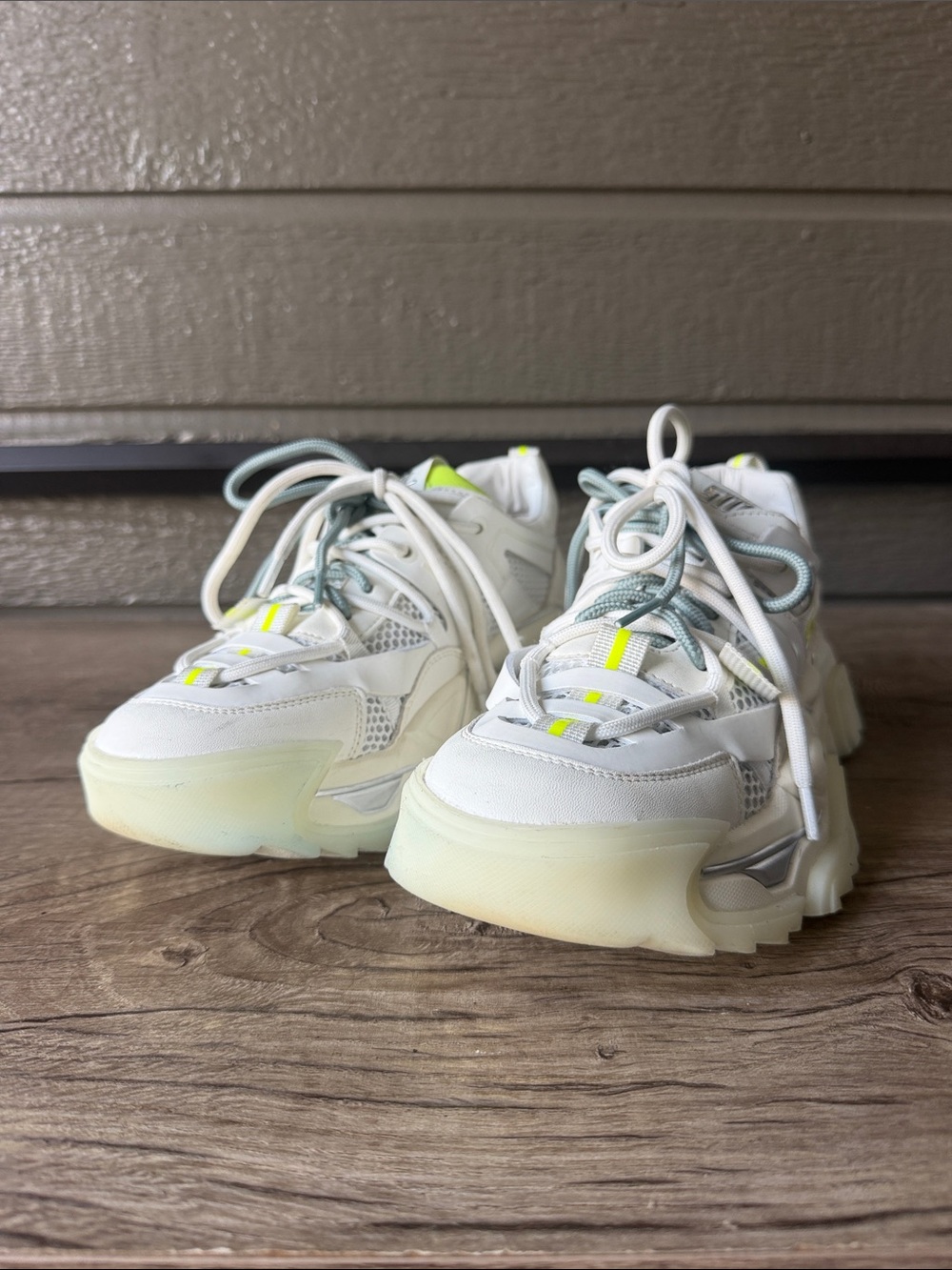 Steve Madden Power Women’s White and Neon Yellow Chunky Sneakers size 9 M